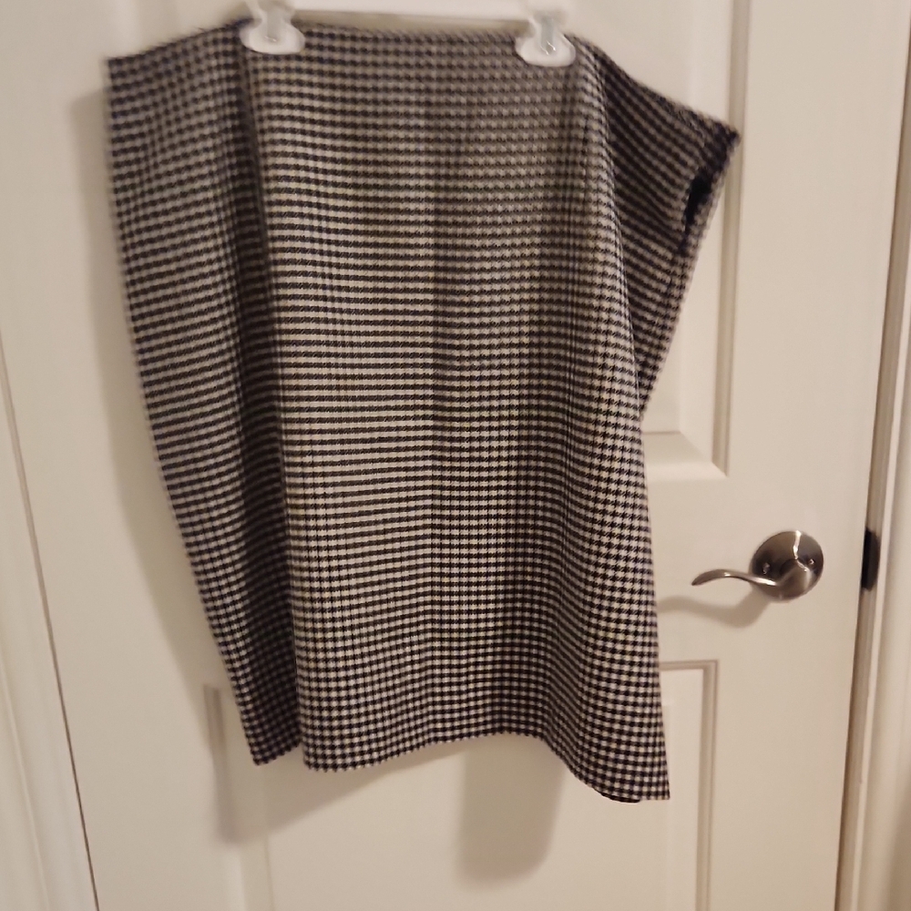 Black and White Houndstooth Skirt